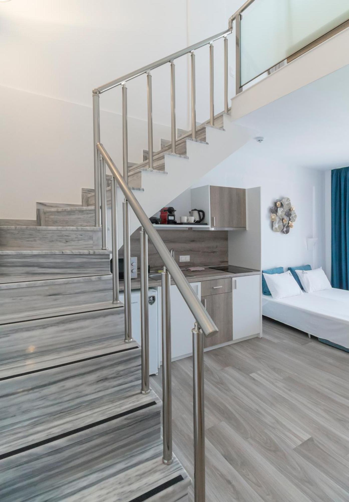 Oliva Suites Nikiti  Eksteriør billede